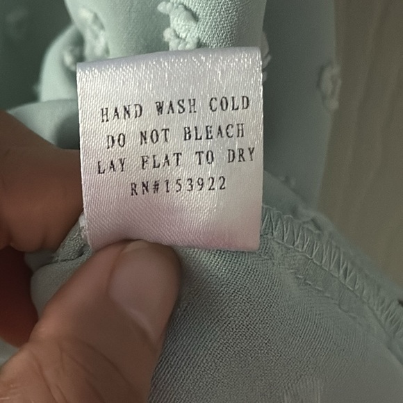 See And Be Seen Blue Embroidered Floral Blouse Sz. M - Picture 7 of 7